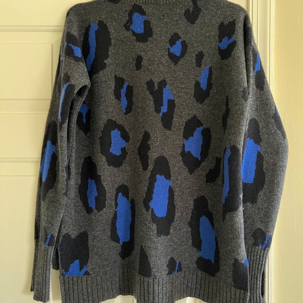 Sweater - Picture 2 of 6